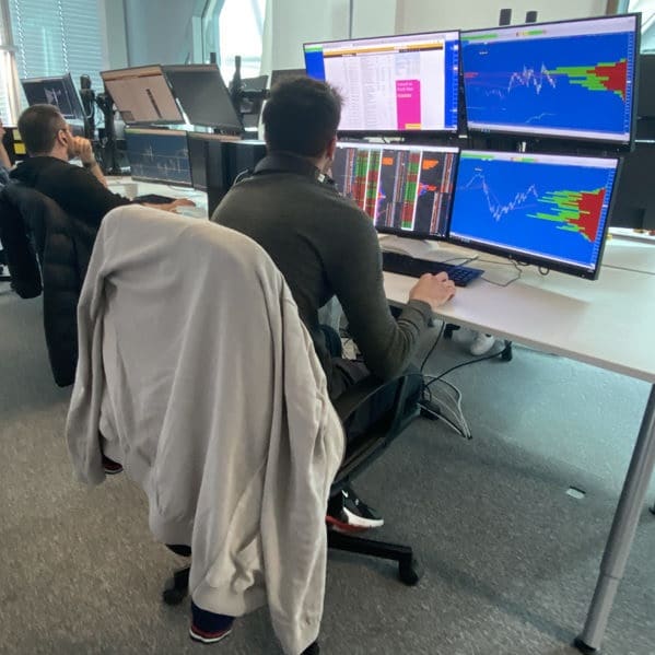 apprendre un style de trading en salle des marchés